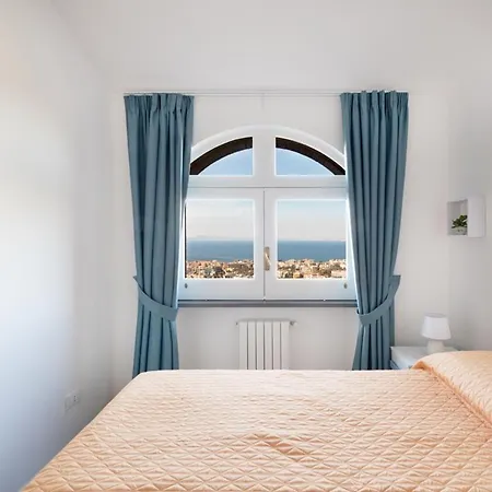 Holiday home Sorrentovibes - Sea View Rooftop With Jacuzzi & Garden *