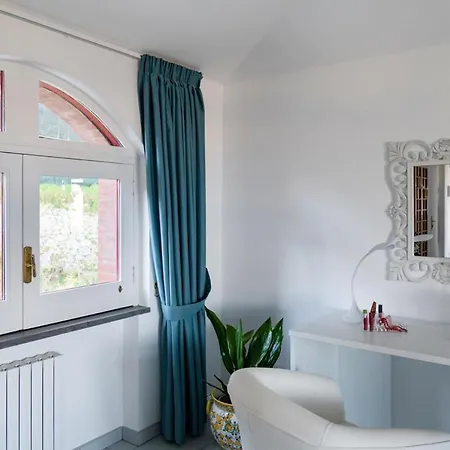 Holiday home Sorrentovibes - Sea View Rooftop With Jacuzzi & Garden