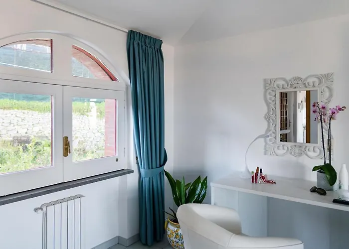 Feriehus Sorrentovibes - Sea View Rooftop With Jacuzzi & Garden